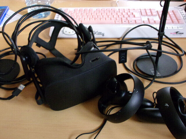 Casque Oculus Rift VR Realité Virtuelle En Bon État Avec Manette Et Capteur