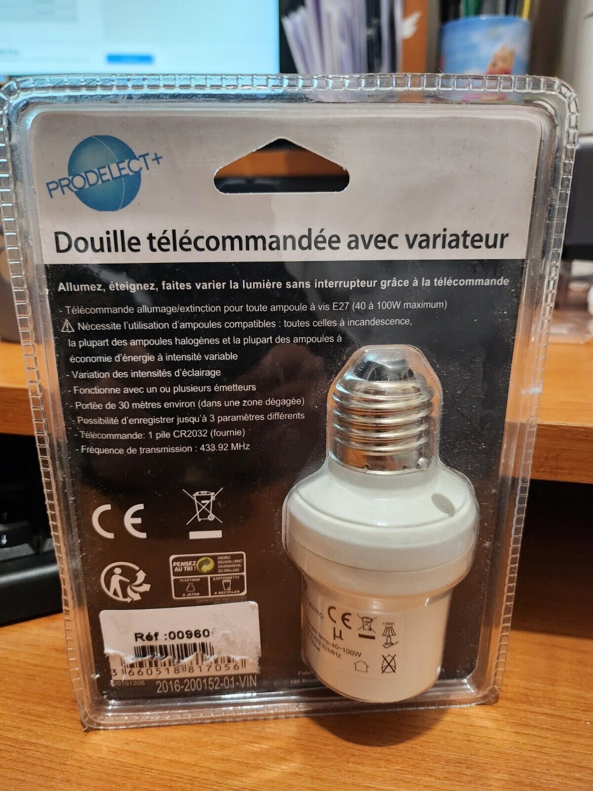 DOUILLE VARIATEUR INTENSITE  Avec TÉLÉCOMMANDE E27 Neuve