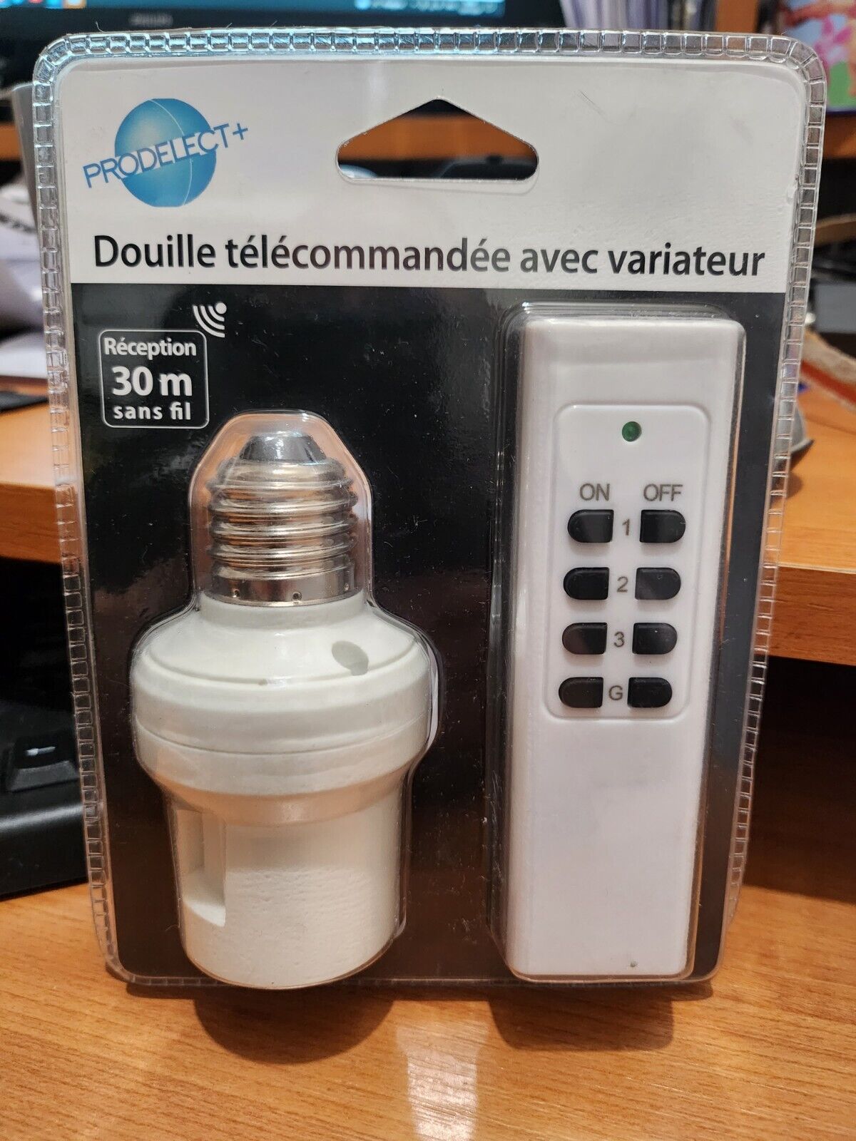 DOUILLE VARIATEUR INTENSITE  Avec TÉLÉCOMMANDE E27 Neuve