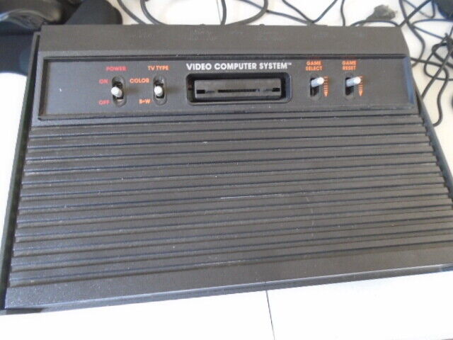 console vintage Atari 2600 a voir